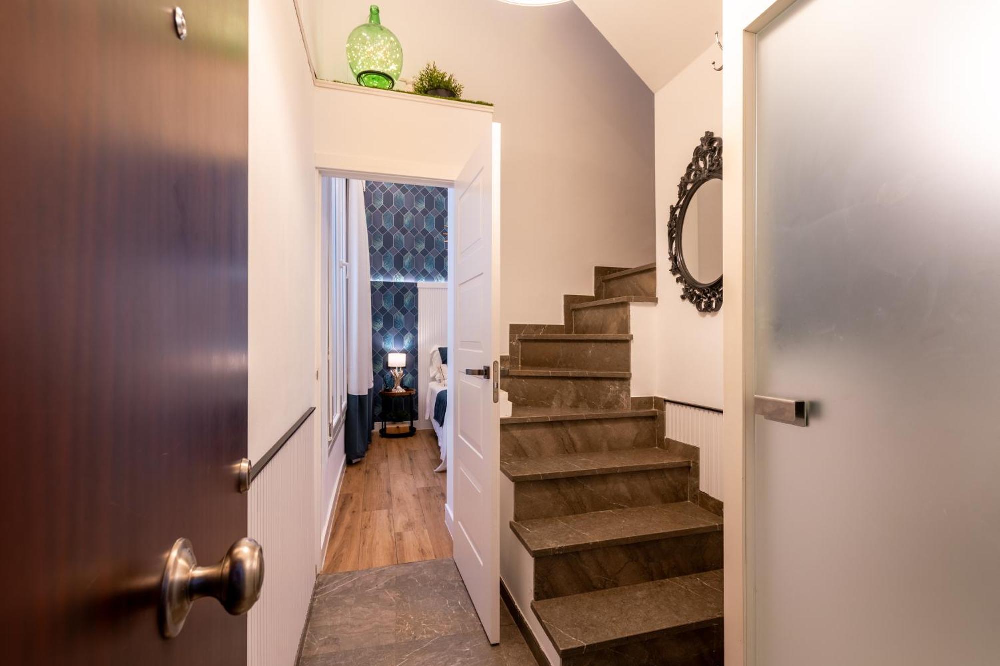 Apartamentos Rg Goyeneta Севиля Екстериор снимка